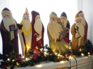 Santas carved by Korten